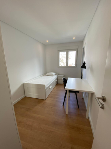 Bedroom 2, Carcavelos Beach Serviced Apartment 12, Oeiras