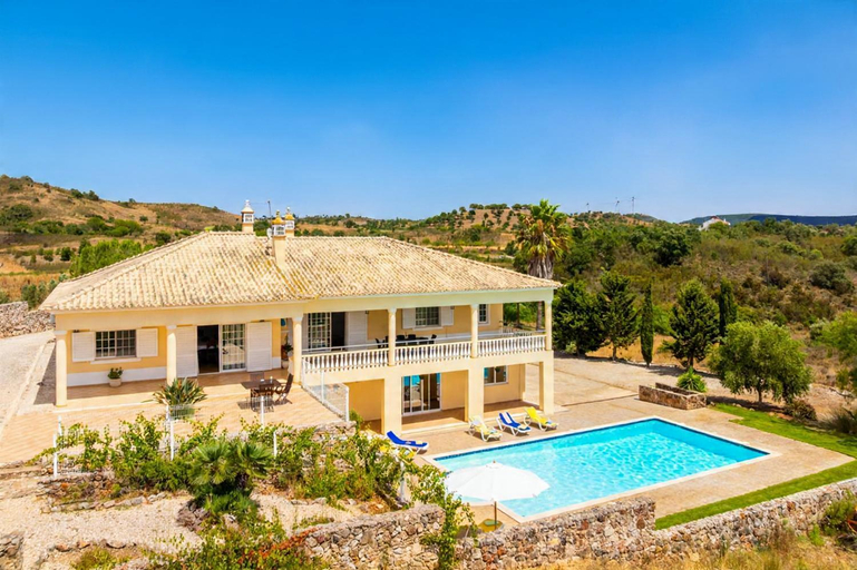2, Villa Entrecolinas, Silves