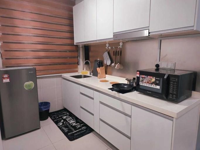 Private kitchen, Meridian Medini 1 I Iskandar Puteri Co-Homestay, Johor Bahru