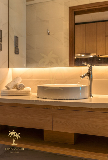 Bathroom 2, Terra Calm Soleil Beachfront Residence, Da Nang