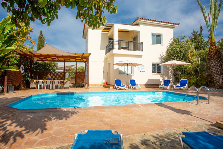 Others 2, Villa Kleopatra