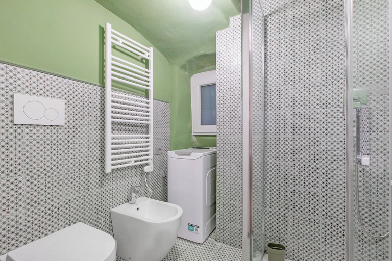 Bathroom 4, La Meraviglia Del Centro Storico AC & Wifi, Imperia