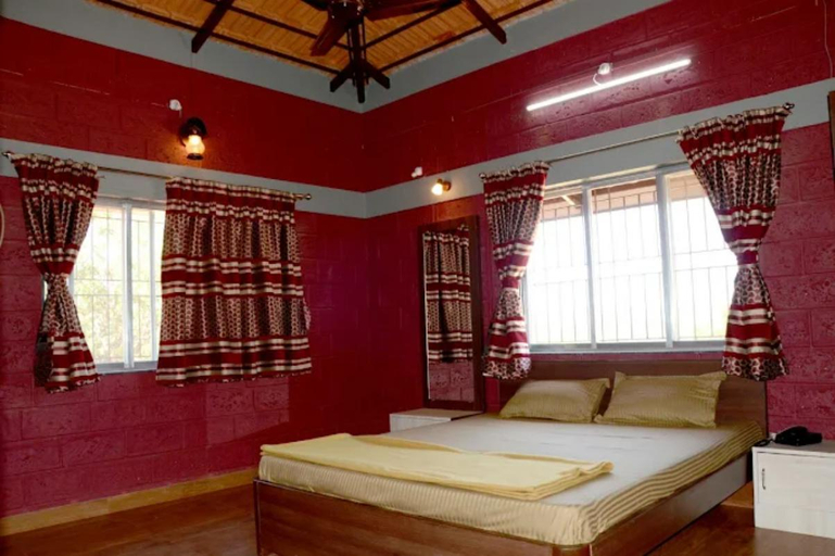 Bedroom 2, Sunlit Farm, Ratnagiri
