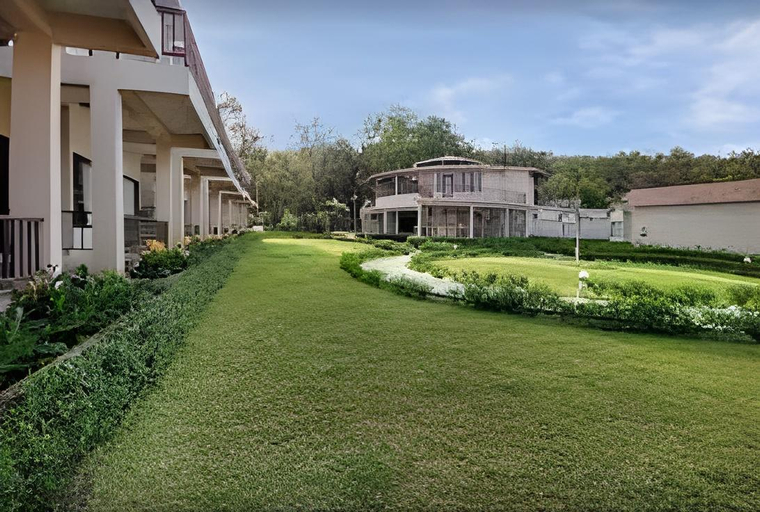 Public Area, Elwood Resort Corbett, Nainital