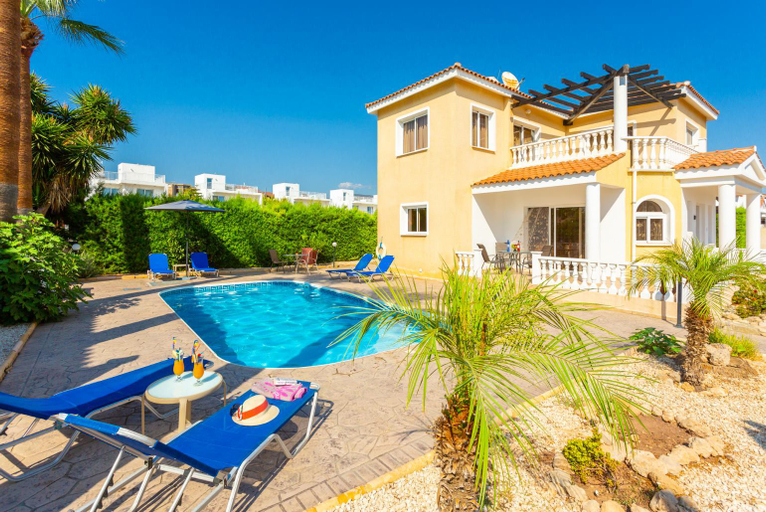 Others 3, Villa Anastasia