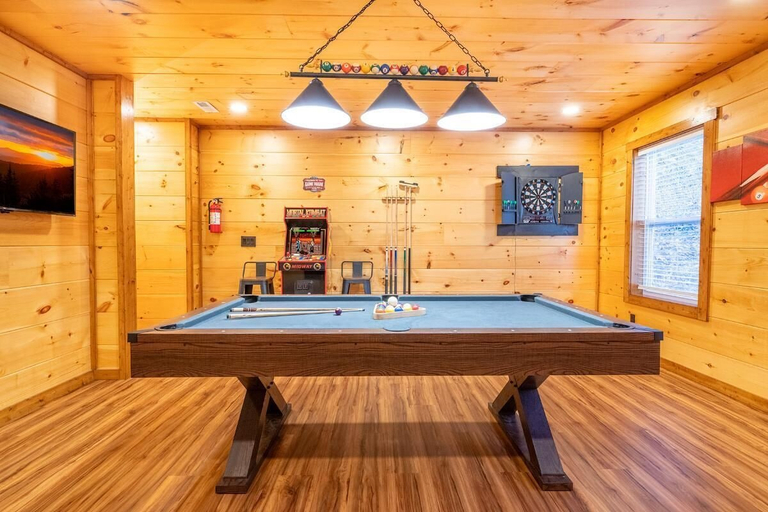 Game room 5, Three Little Bears 2, Sevier