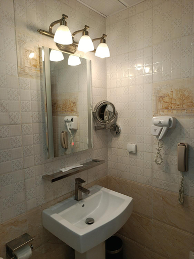 Bathroom 2, Grand Hotel City - Akwa, Wouri