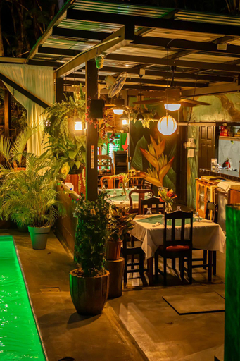 Food & Drinks 5, Riverside Villas, Aguirre