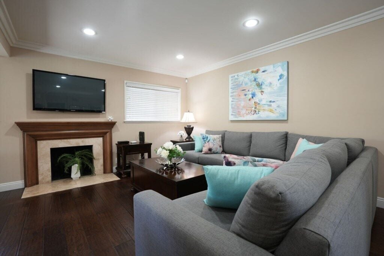 Others 1, Charming Anaheim Home 1/2 Mile Walk to Disney, Orange