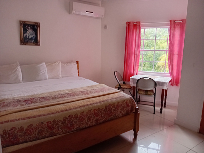 Room 5, Grand Anse Beach Palace