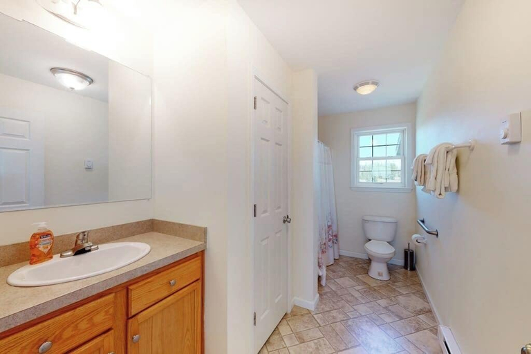 Bathroom 5, Tranquil Getaway on the Coast With Beach Access, Ocean Views, & Screened Porch, Knox