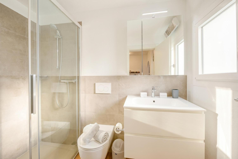 Bathroom, Casa Elvezia in Val Colla | Terrace + BBQ & Fireplace - Happy Rentals, Lugano