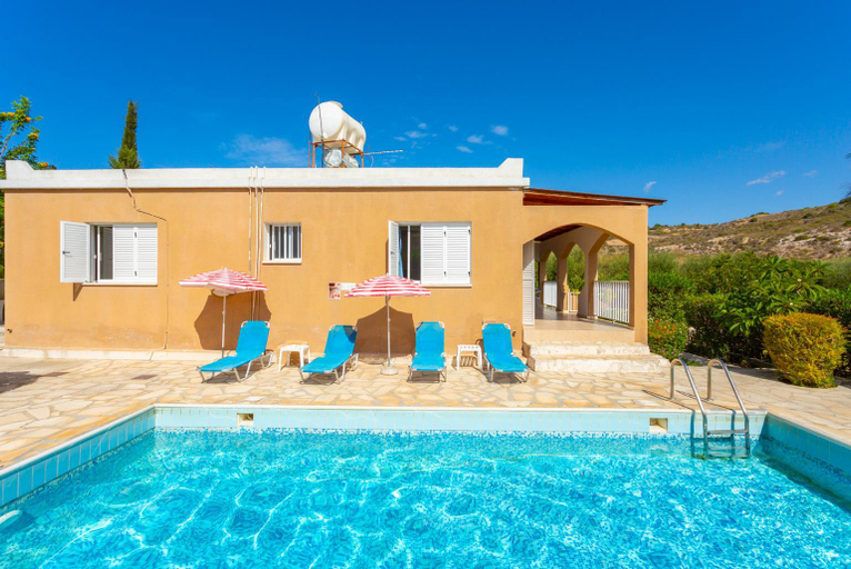 Others 2, Villa Lela Pente