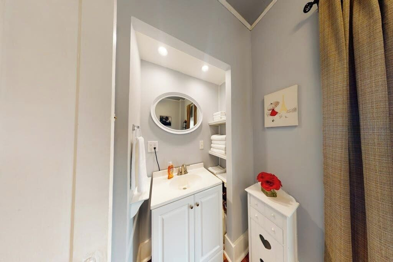 Bathroom 3, Corbel House, Hancock