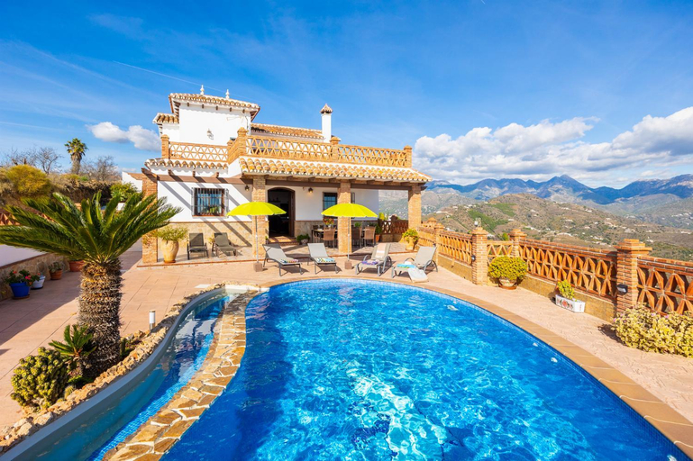 3, Villa Baena in Macaca, Málaga