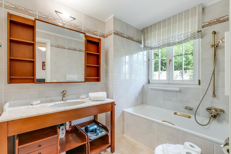 Bathroom 2, Villa Tre Pini Garden Escape, Lugano