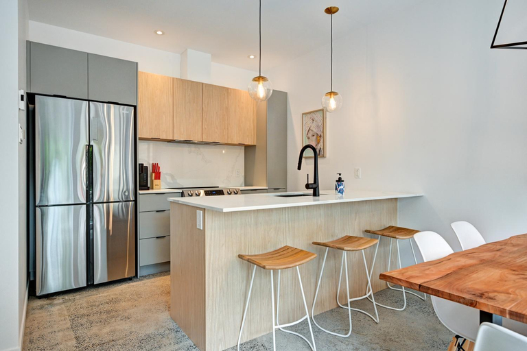 Others 3, Amazing 2BR condo with private terrace presented by TripMontreal II, Montréal