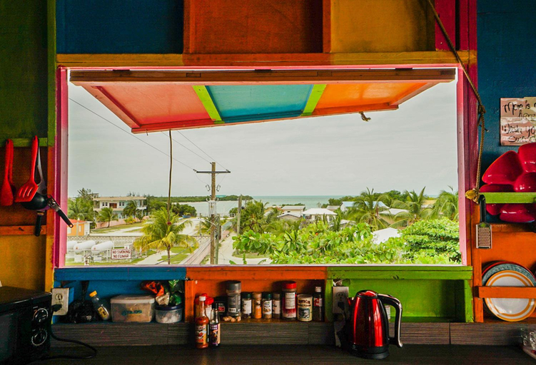 Others 5, Travellers Palm Backpackers