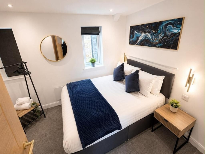 Room 1, Castle Chambers Serviced Apartments, Lancashire