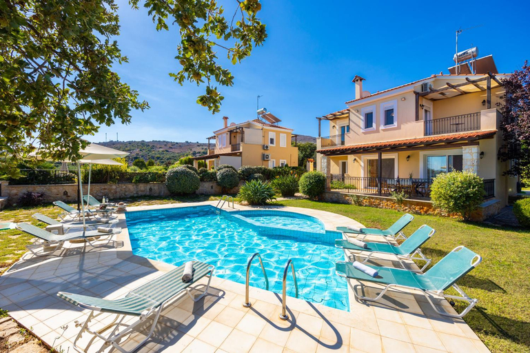 3, Villa Daphni, Crete