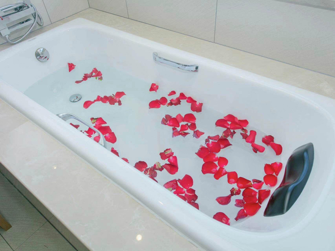 Bathroom 3, Lavande Hotel Huizhou West Lake, Huizhou