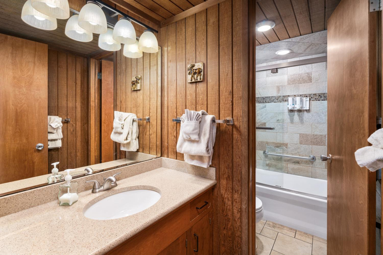 Bathroom 2, Lutsen Sea Villas, Cook