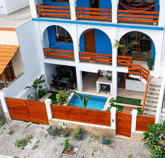 Exterior & Views