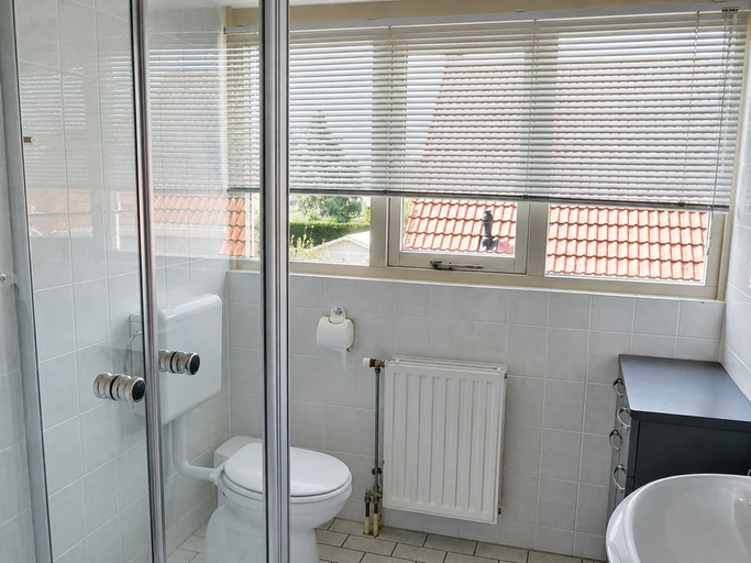 Bathroom, Bungalow in Breskens near Waterfront Beach, Sluis