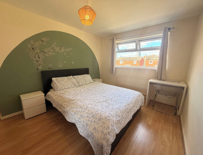 Room 4, Leeds Tranquil Retreat With 3 Bedrooms, Leeds