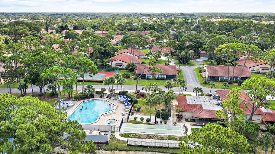 Pool 2, Sun Sand Dreams Villa 2 Bedroom Villa, Sarasota