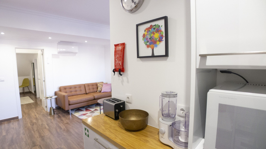 Room 3, AM2 in Lisboa Ciudad, Lisbon