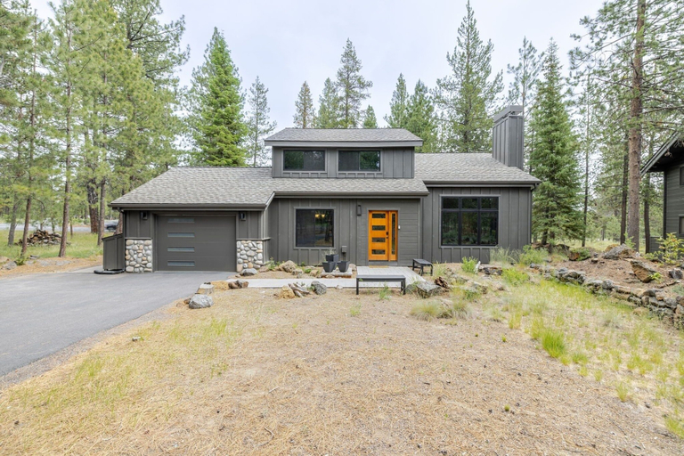 Exterior 4, 14 Lark Lane 4 Bedroom Home, Deschutes