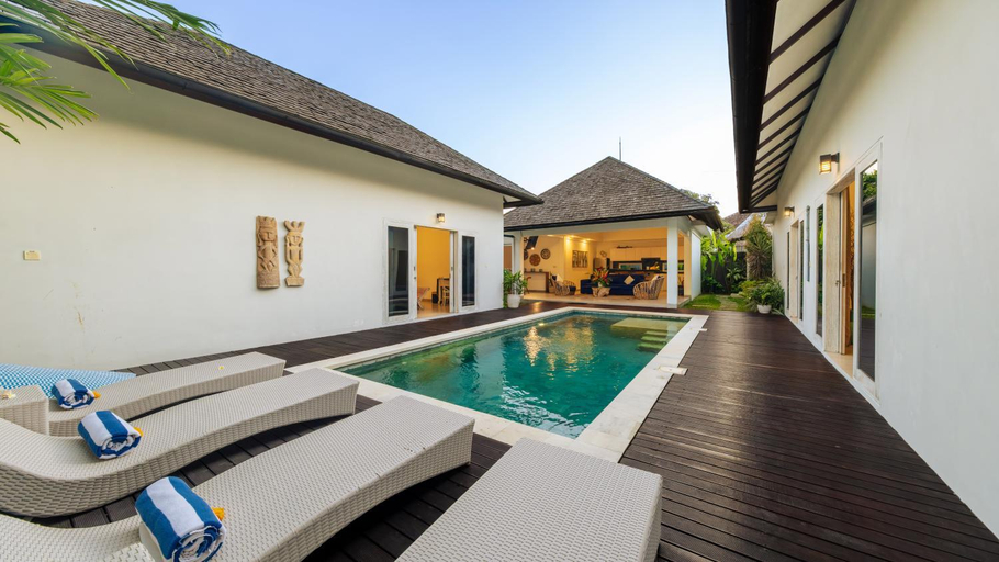 Others 3, Hiburan Villas, Badung