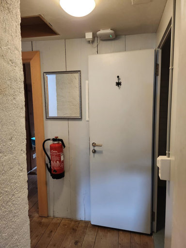Bathroom 2, Gasthaus Crestasee, Imboden