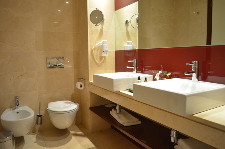 Bathroom 3, OLISSIPPO ORIENTE, Lisbon