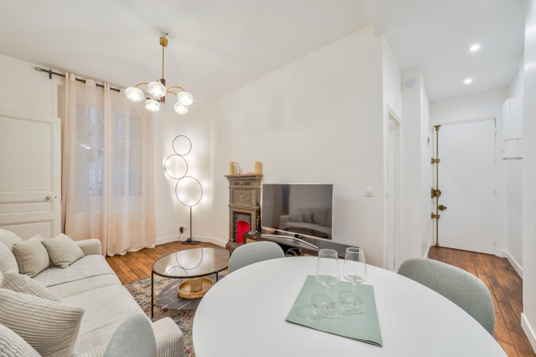 Room 4, Renovated 1BD Walk to 6th 7th and Montparnass, Paris