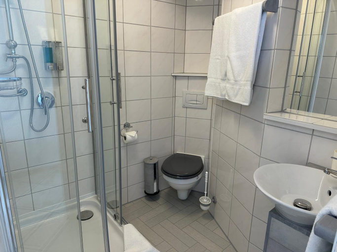Bathroom 3, Hotel la Perla, Bodenseekreis