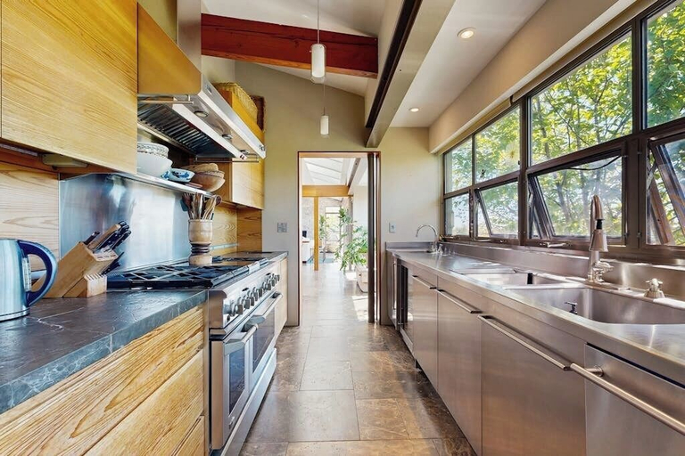 Private kitchen 3, Stylish Coastal Retreat w/ Spacious Layout & Access to the St. George Peninsula, Knox