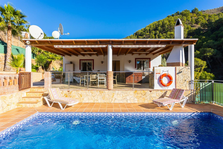 Sport & Beauty 2, Villa Cecilia Large Private Pool, A/C, WiFi, Málaga
