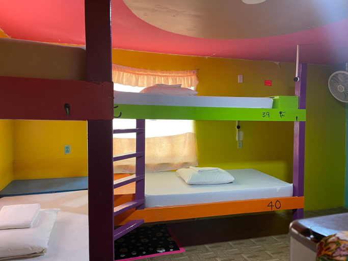 Bedroom, Travellers Palm Backpackers