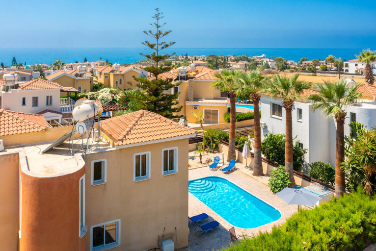 Others 2, Villa Anastasia