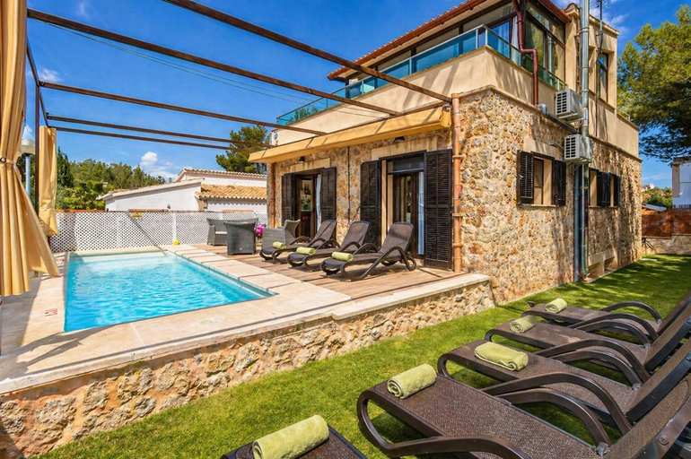 Others 1, Villa Gabriela, Baleares