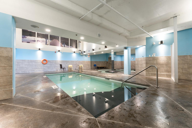 Sport & Beauty 2, Spectacular Penthouse With Amazing Views, Indoor Pool and Hot tub, Division No. 15