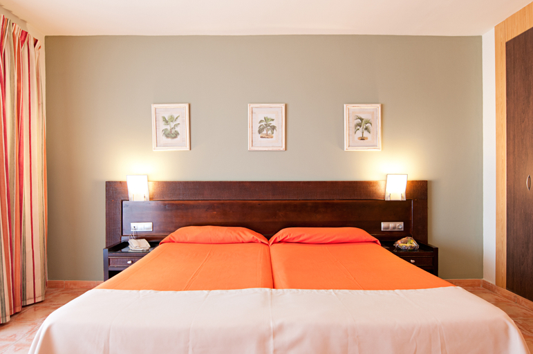 Bedroom 3, Hotel LIVVO Costa Taurito, Las Palmas