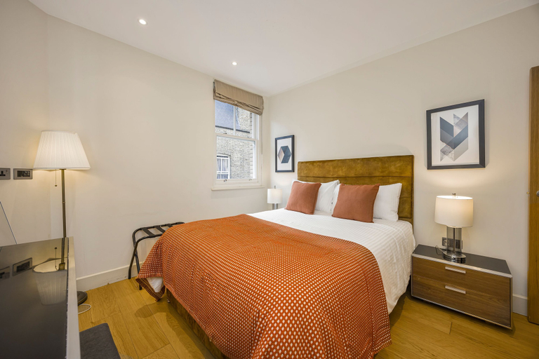 Room 3, Fitzrovia Apartments 3BR Sleeps 12 Oxford, London