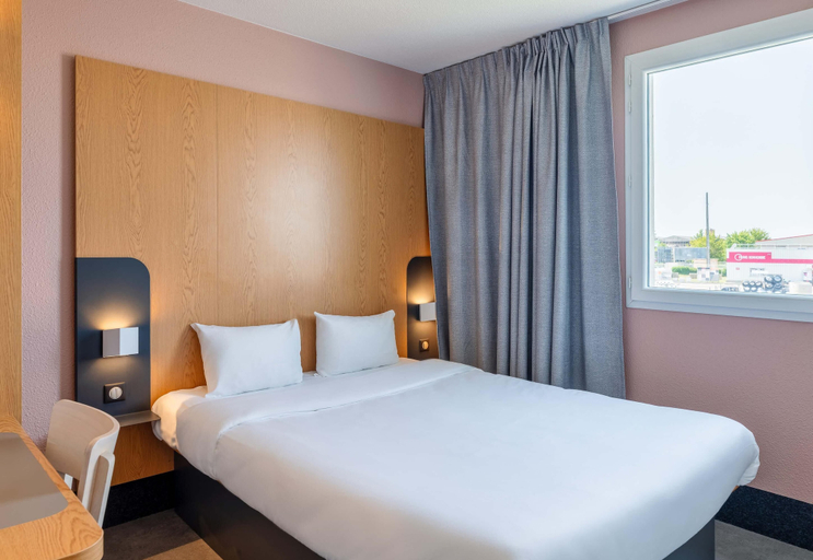 Bedroom 3, B&B HOTEL Lyon Eurexpo Chassieu, Rhône