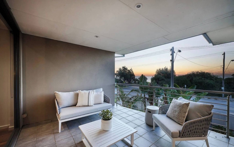 Balcony, Beach Road House Black Rock - Bay Views and Spa, Melbourne