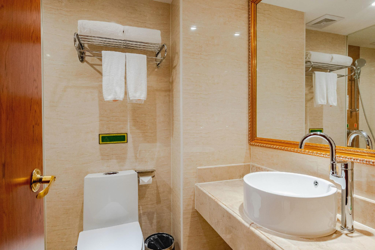 Bathroom 3, Vienna Hotel Shenzhen Longgang Xinsheng Metro Station, Shenzhen