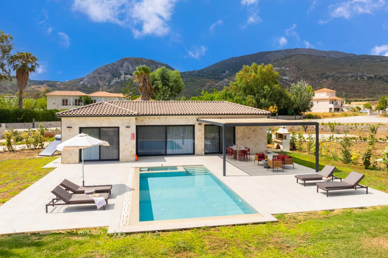 Sport & Beauty 3, Villa Lilia, Ionian Islands