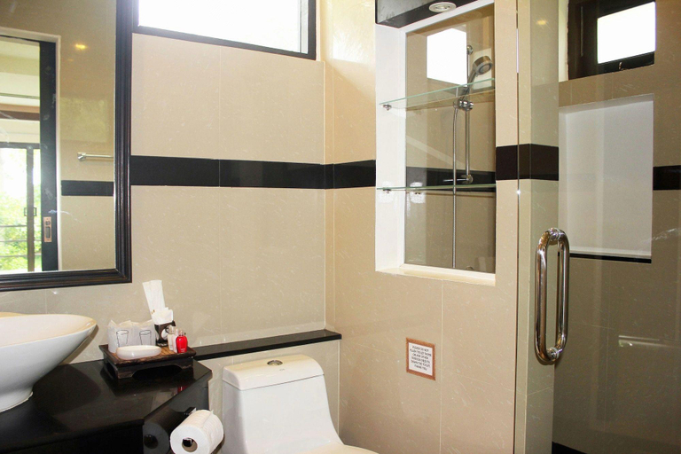 Bathroom 3, Leelawadee Garden Resort, Mueang Krabi